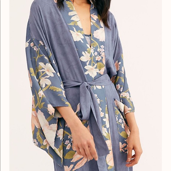 5⭐️ FAV BESTSELLER WATERFALL KIMONO ROBE DUSTER COVERUP - Picture 2 of 7